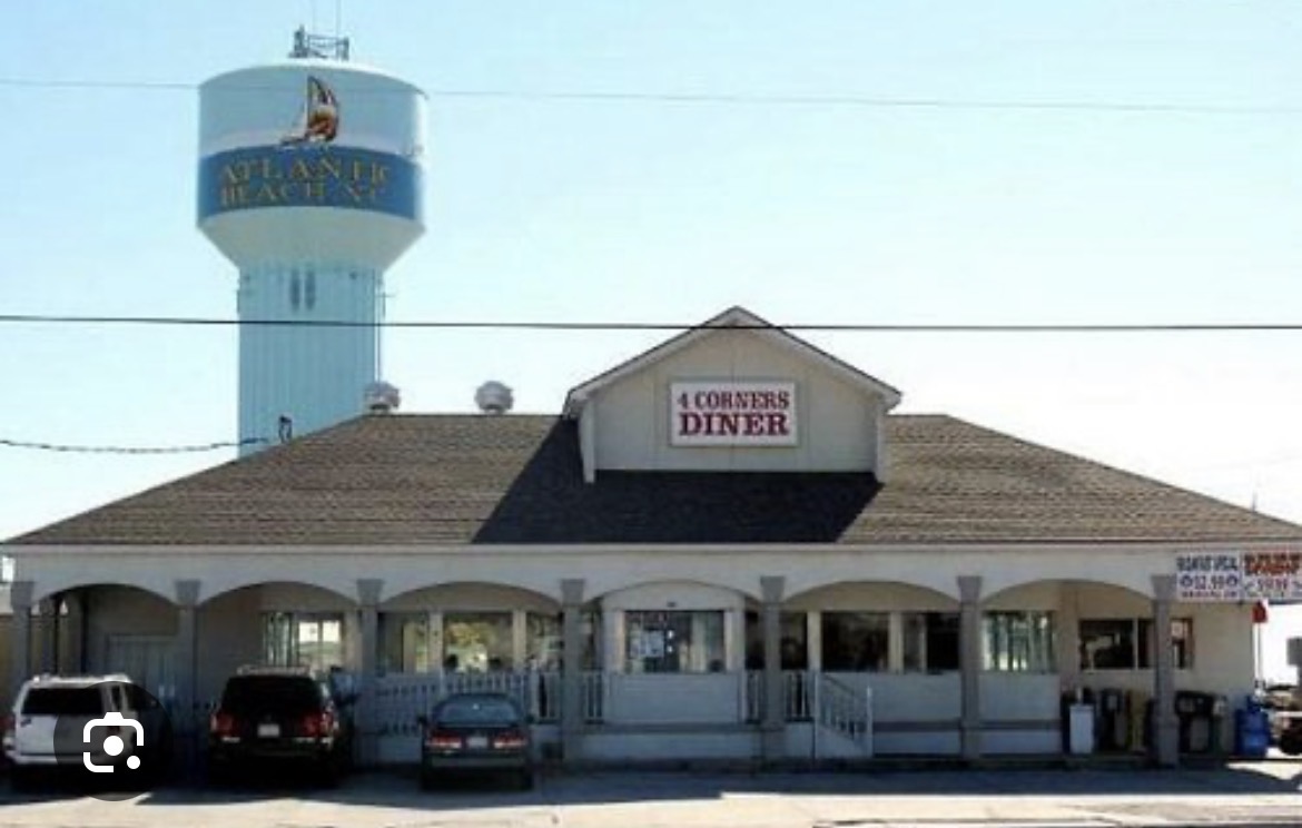 4 Corners Diner beneath the Atlantic Beach water tower